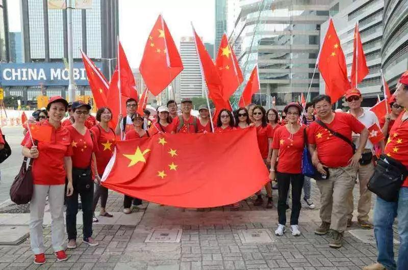 福州首条温泉主题水街开放 整条溪都是温泉水